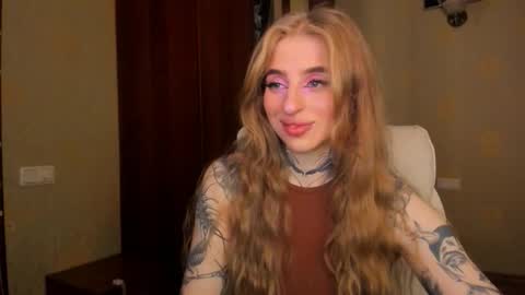 Julia online show from October 24, 5:37 am