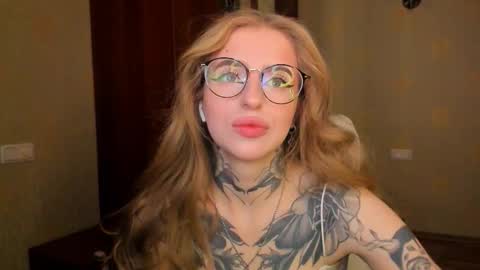 Julia online show from November 14, 5:50 am