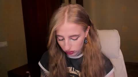 Julia online show from November 18, 5:45 am