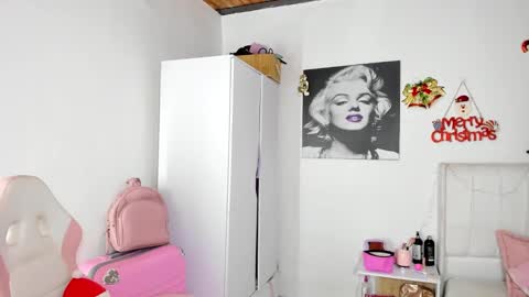 vanessa online show from December 4, 9:24 pm