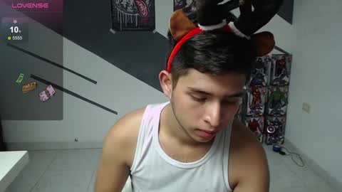 Snapshot of harold_18_ chatting on December 9, 10:52 pm harold_18_ online show from December 9, 10:52 pm