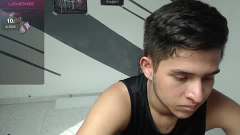 Snapshot of harold_18_ chatting on December 10, 11:30 pm harold_18_ online show from December 10, 11:30 pm