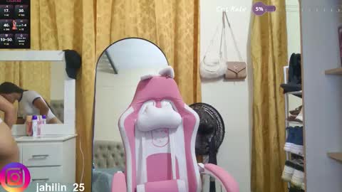 Snapshot of harperzoe chatting on October 20, 11:38 pm harperzoe online show from October 20, 11:38 pm