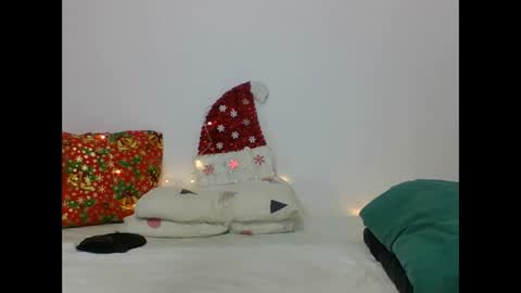 Snapshot of harry_goldenmillerx10fun chatting on December 28, 12:47 am Harry online show from December 28, 12:47 am