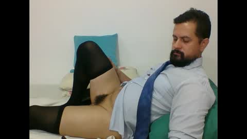 Snapshot of harry_goldenmillerx10fun chatting on February 5, 8:57 pm Harry online show from February 5, 8:57 pm