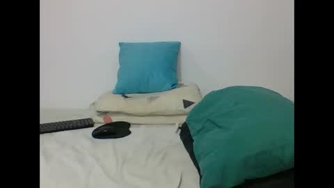 Snapshot of harry_goldenmillerx10fun chatting on February 8, 6:55 pm Harry online show from February 8, 6:55 pm