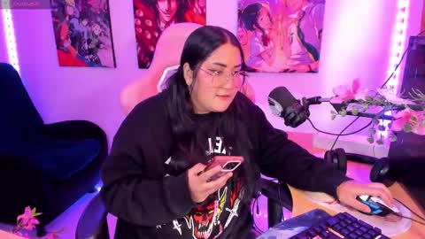 Snapshot of haruu2 chatting on February 22, 5:24 pm karen online show from February 22, 5:24 pm