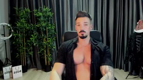 Snapshot of haydenspears chatting on November 18, 2:43 pm HaydenSpears online show from November 18, 2:43 pm