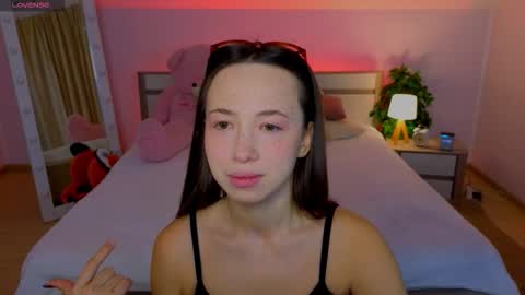 Hayle online show from November 3, 1:51 am