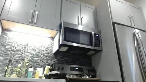 Snapshot of hazel_skye chatting on December 28, 12:57 am Hazel online show from December 28, 12:57 am