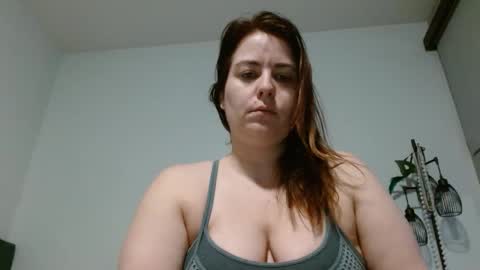 Snapshot of hazel_skye chatting on January 2, 12:57 pm Hazel online show from January 2, 12:57 pm