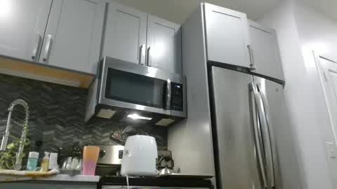 Snapshot of hazel_skye chatting on January 3, 1:16 am Hazel online show from January 3, 1:16 am