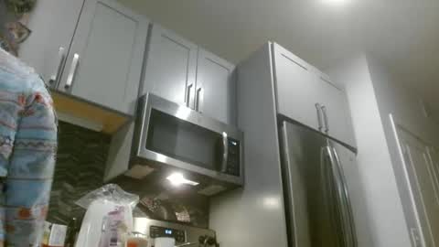 Snapshot of hazel_skye chatting on January 5, 11:12 pm Hazel online show from January 5, 11:12 pm