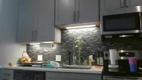 Snapshot of hazel_skye chatting on February 4, 8:06 pm Hazel online show from February 4, 8:06 pm