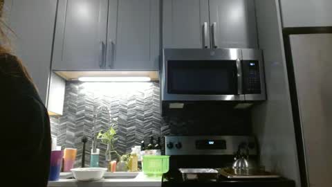 Snapshot of hazel_skye chatting on February 10, 11:02 pm Hazel online show from February 10, 11:02 pm