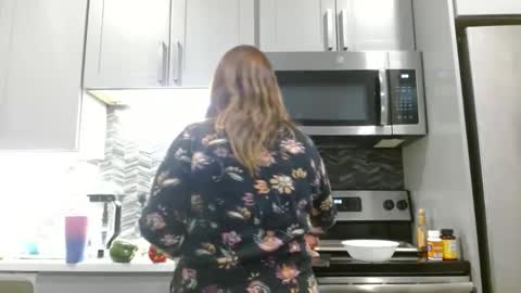 Snapshot of hazel_skye chatting on February 18, 12:48 am Hazel online show from February 18, 12:48 am