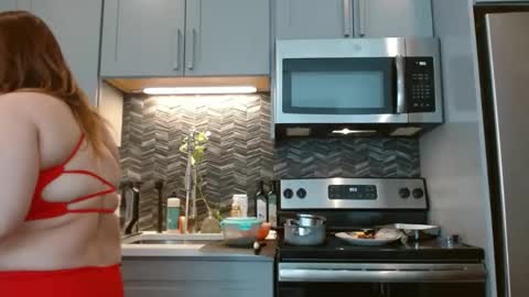 Snapshot of hazel_skye chatting on February 18, 3:54 pm Hazel online show from February 18, 3:54 pm