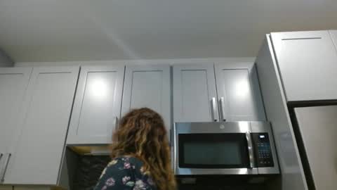 Snapshot of hazel_skye chatting on February 22, 12:05 am Hazel online show from February 22, 12:05 am