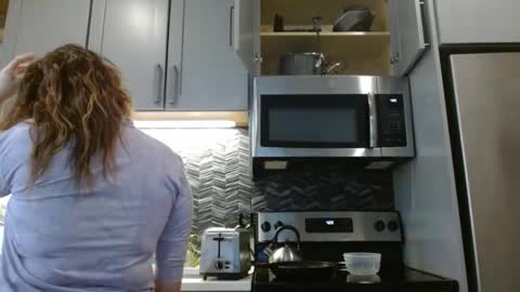 Snapshot of hazel_skye chatting on February 23, 10:20 pm Hazel online show from February 23, 10:20 pm