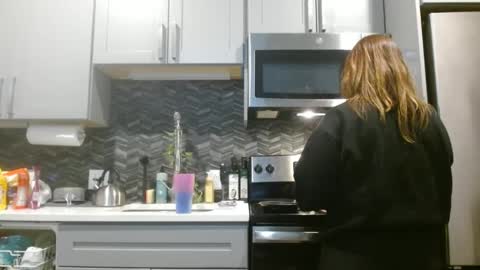 Snapshot of hazel_skye chatting on February 26, 12:49 am Hazel online show from February 26, 12:49 am