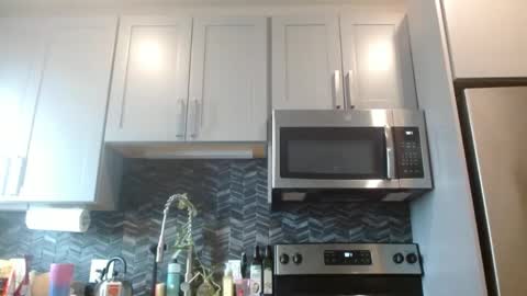 Snapshot of hazel_skye chatting on February 26, 3:19 pm Hazel online show from February 26, 3:19 pm