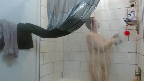 Snapshot of hazel_skye chatting on February 27, 12:34 pm Hazel online show from February 27, 12:34 pm