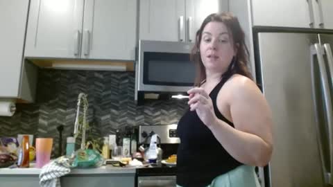 Snapshot of hazel_skye chatting on February 28, 10:39 pm Hazel online show from February 28, 10:39 pm