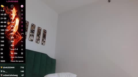 Snapshot of hazel_skye chatting on March 1, 4:54 pm Hazel online show from March 1, 4:54 pm