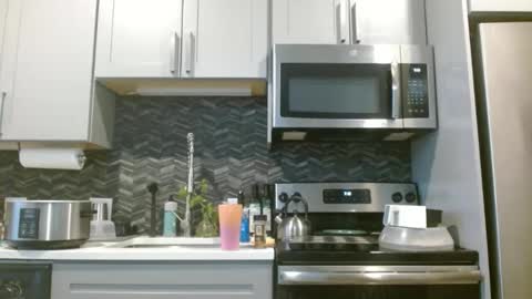 Snapshot of hazel_skye chatting on March 2, 1:16 pm Hazel online show from March 2, 1:16 pm