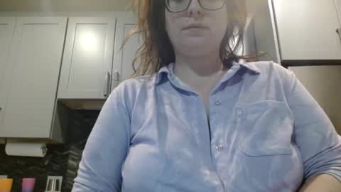 Snapshot of hazel_skye chatting on March 3, 1:20 pm Hazel online show from March 3, 1:20 pm