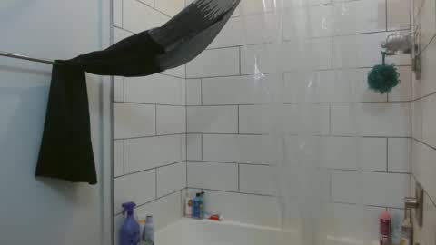 Snapshot of hazel_skye chatting on September 28, 6:57 pm Hazel online show from September 28, 6:57 pm