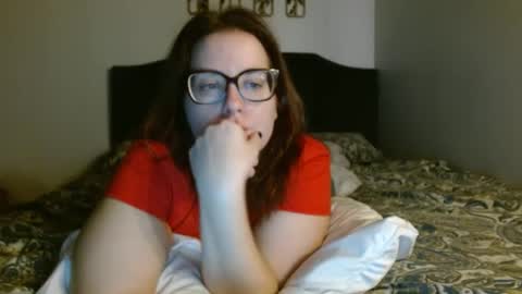 Snapshot of hazel_skye chatting on October 4, 12:19 am Hazel online show from October 4, 12:19 am