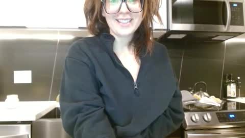 Snapshot of hazel_skye chatting on November 2, 1:46 pm Hazel online show from November 2, 1:46 pm