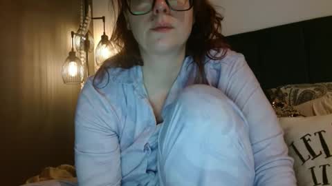 Snapshot of hazel_skye chatting on November 26, 1:28 am Hazel online show from November 26, 1:28 am