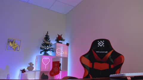 Hazel online show from December 25, 7:24 pm