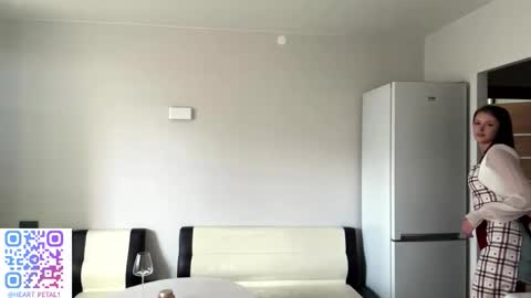 Snapshot of heart_petal chatting on November 4, 10:47 am Mona online show from November 4, 10:47 am