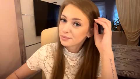 Snapshot of heart_petal chatting on November 9, 9:18 am Mona online show from November 9, 9:18 am