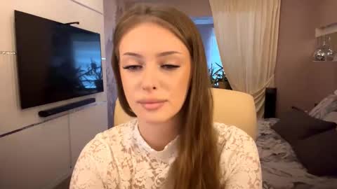 Snapshot of heart_petal chatting on November 11, 9:09 am Mona online show from November 11, 9:09 am