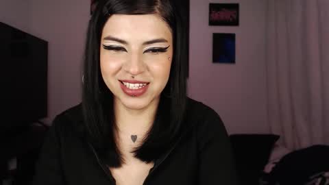 Snapshot of heatherdemonzx_ chatting on September 25, 2:15 am HEATHER DEMONZX Please help me to reach 100 thumbs up online show from September 25, 2:15 am