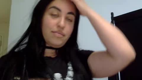 heatwavee online show from February 17, 5:53 pm