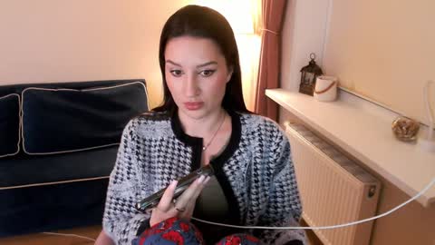 Heaven girl online show from December 5, 3:39 pm