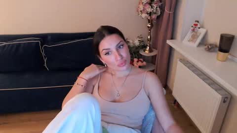 Heaven girl online show from October 6, 7:22 pm