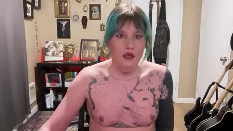 Saoirse online show from December 5, 2:55 pm