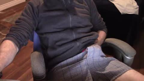 Snapshot of heavilyhung chatting on January 12, 6:06 am John online show from January 12, 6:06 am