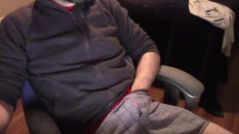 Snapshot of heavilyhung chatting on January 14, 4:57 am John online show from January 14, 4:57 am