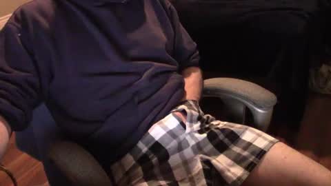 Snapshot of heavilyhung chatting on February 18, 4:37 am John online show from February 18, 4:37 am