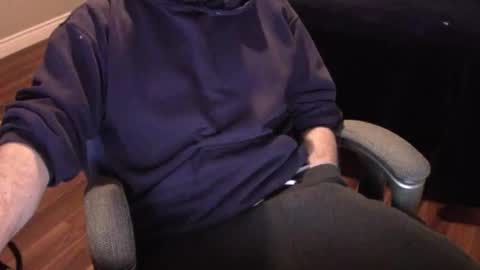 Snapshot of heavilyhung chatting on March 7, 5:29 am John online show from March 7, 5:29 am