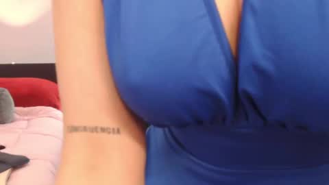 Snapshot of hebelongs2her chatting on September 22, 2:41 pm hebelongs2her online show from September 22, 2:41 pm