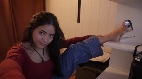 Snapshot of hecate333 chatting on December 15, 4:26 pm hecate333 online show from December 15, 4:26 pm