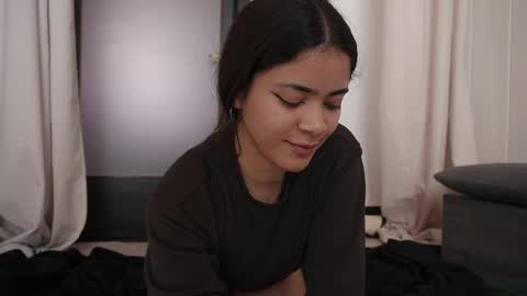 Snapshot of hecate333 chatting on February 13, 10:02 am hecate333 online show from February 13, 10:02 am